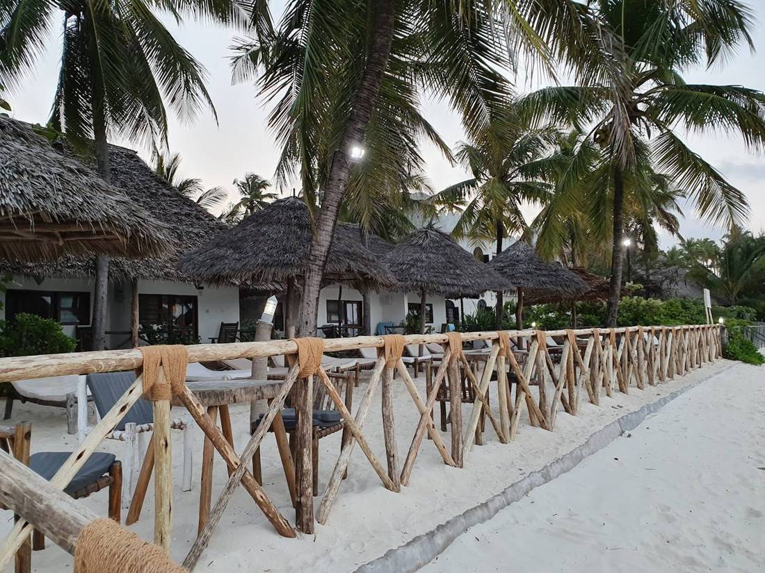Beachfront at Sea View Lodge